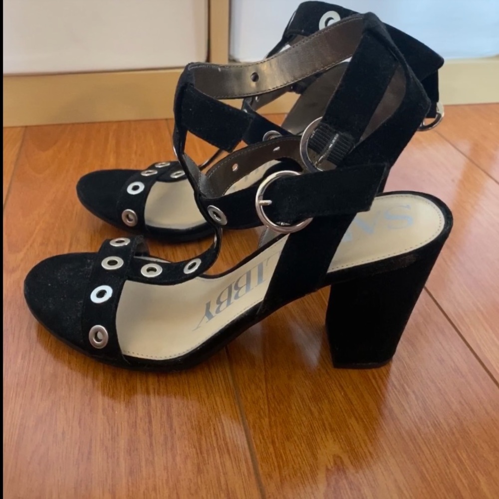 NWOT Target Sam & Libby Black Strappy Heels with Metal Ring Detailing - Picture 4 of 5